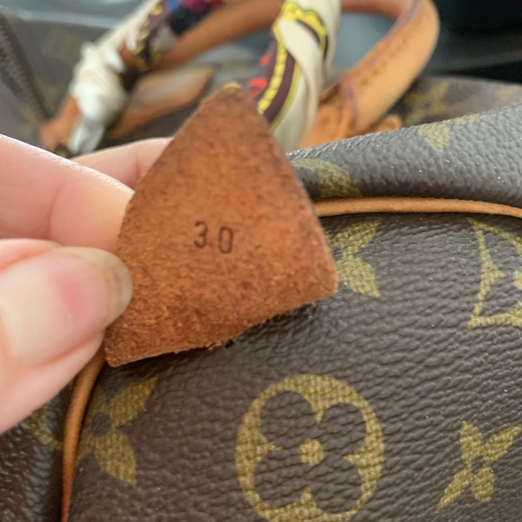 💕💕Authentic Louis Vuitton Speedy 30 💕💕zipper is almost completely off. - Picture 9 of 9